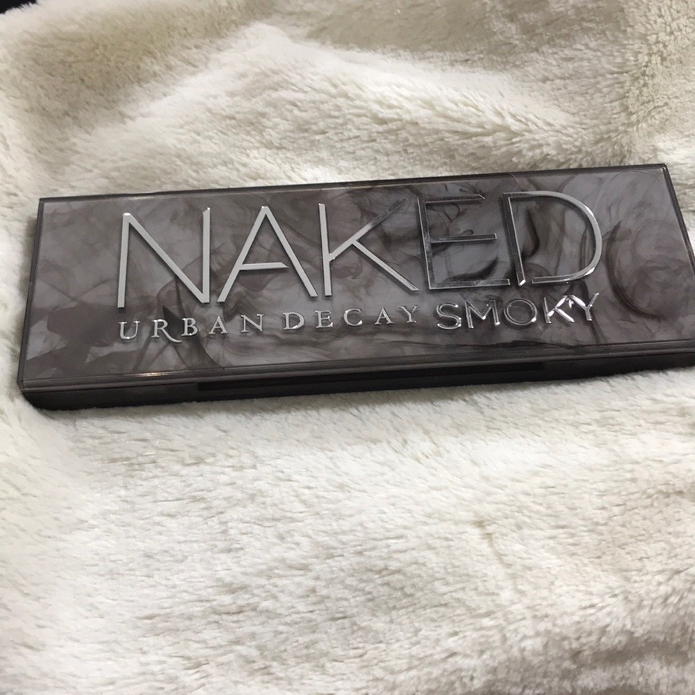 Naked urban decay smoky pallet brand new